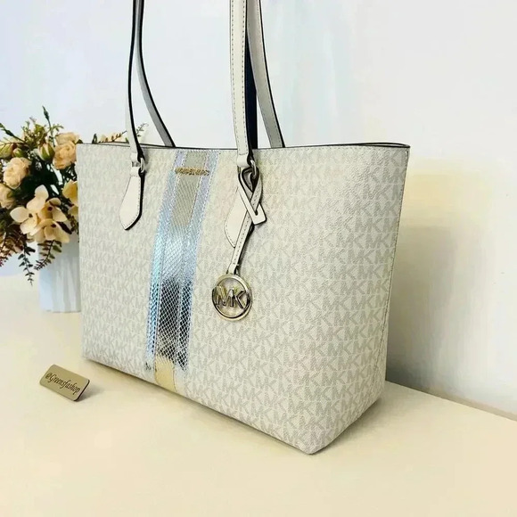 Michael Kors Sheila Large Signature Logo and Metallic Tote Bag Pale Gold - Picture 2 of 9